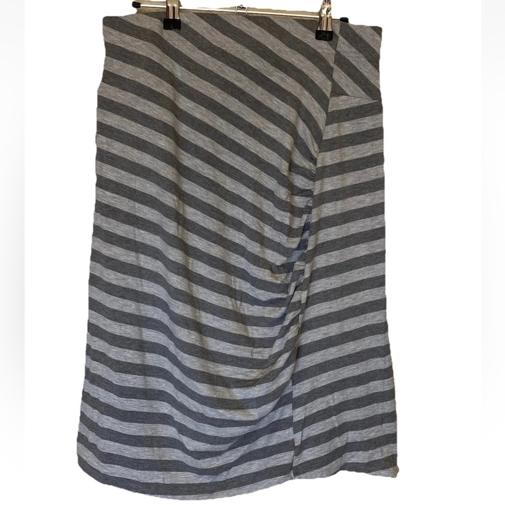 Athleta Gray Stripe Ruched Midi Skirt Size SP Back Zip Pocket Athleisure Chic